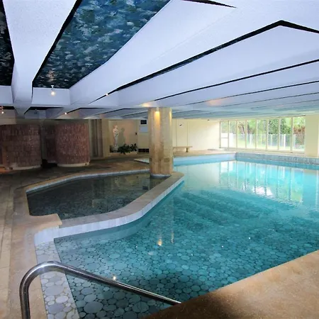 Cozy Studio Equipped With Indoor Heated Pool In Standing Residence