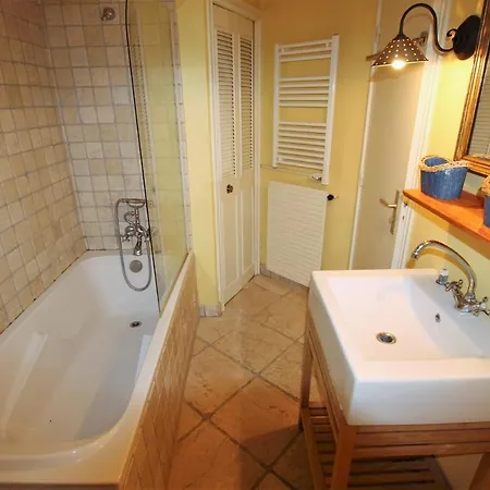 Cozy Studio Equipped With Indoor Heated Pool In Standing Cannes