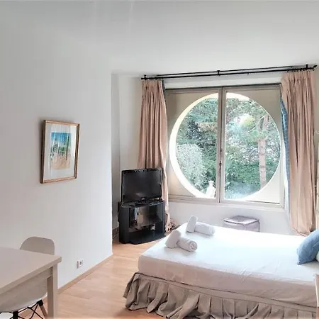 Appartement Cozy Studio Equipped With Indoor Heated Pool In Standing Cannes